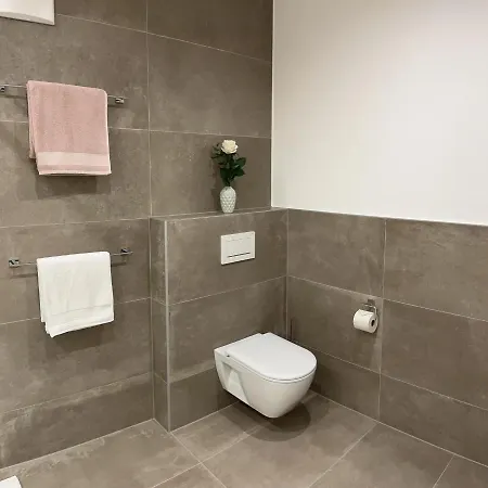 Ott Apartment Ebbs