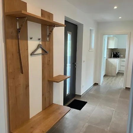Ott Apartment *